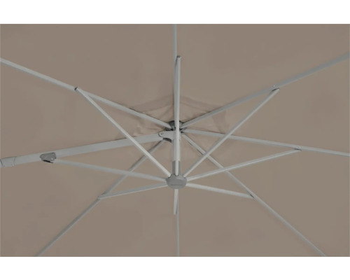 Vue intérieure d'un parasol avec armature métallique