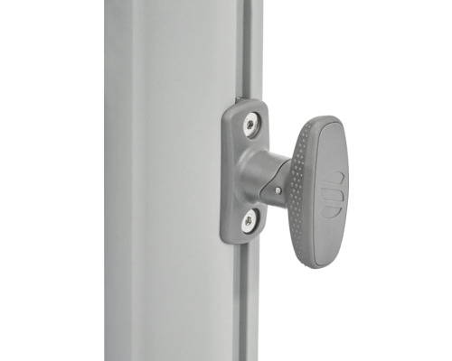 Vue détaillée d'une manivelle grise pour régler un parasol.