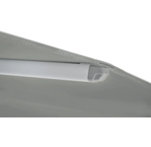 Gros plan sur le bras d'un store