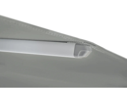 Gros plan sur le bras d'un store