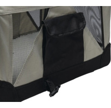 Détail d'une caisse de transport pour chien avec poche et fenêtre en maille