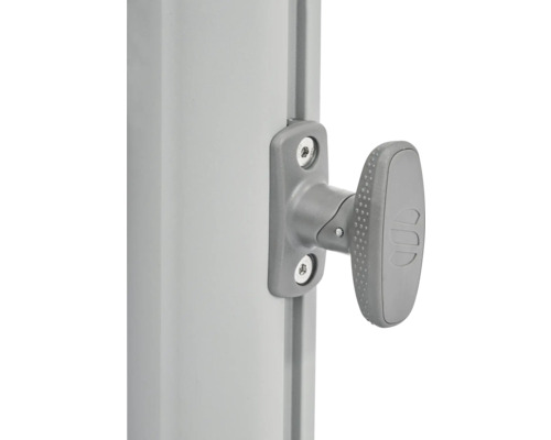 Vue détaillée d'une poignée tournante sur un pied de parasol