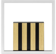 Panneau mural avec motif bois et lattes dans un cadre blanc