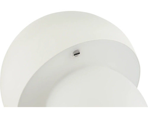 Detailansicht einer runden Leuchte mit USB-C Anschluss