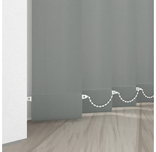 Stores verticaux gris avec chaînette pour réguler la lumière