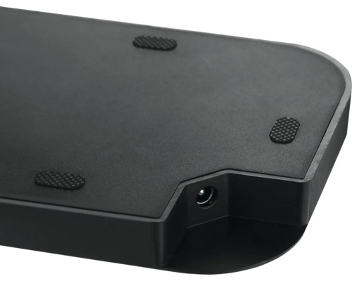 Ladestation mit rutschfesten Füssen und Stromanschluss