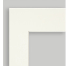 Ausschnitt eines weissen Bilderrahmenprofils.