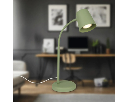 Grüne Schreibtischlampe im Arbeitszimmer