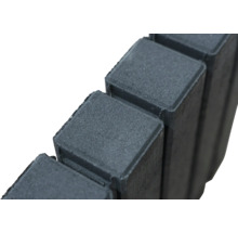 Rangée de pavés gris