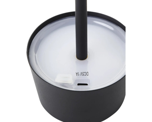 Detailaufnahme der Basis einer Lampe mit USB-Anschluss