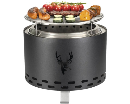 Grill mit Würstchen, Tomaten, Zucchini, Fleisch und Käse auf dem Grillrost