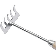 Râteau en métal outil de jardinage