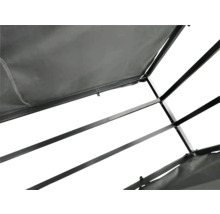 Vue détaillée d'un pavillon avec cadre en métal et toit en tissu