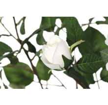 Bouton de rose artificielle avec feuilles
