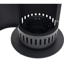 Vue détaillée d'un chauffage de terrasse avec base ronde et chambre de chauffe