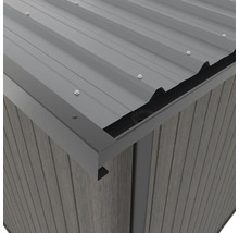 Detailansicht eines Geräteschuppens mit Metalldach und Holzstruktur