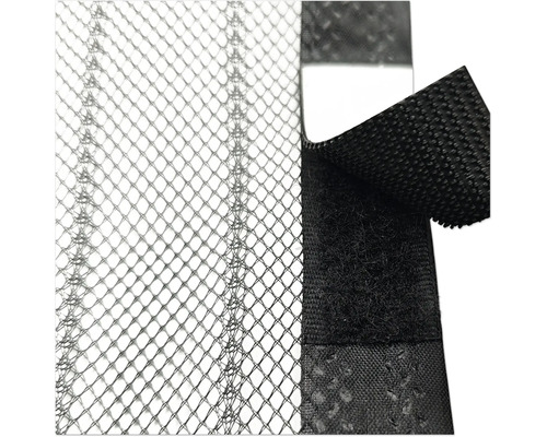 Nahaufnahme eines Insektenschutzgitters mit Klettverschluss