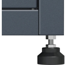 Detailaufnahme eines Möbelfußes zur Höhenverstellung