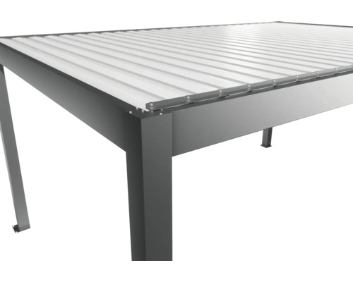 Detailansicht einer Terrassenüberdachung aus Aluminium