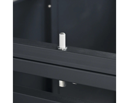 Vue détaillée d'un meuble avec cadre métallique et support d'étagère