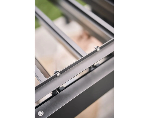 Detailansicht eines Terrassendachrahmens aus Aluminium