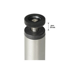 Pied réglable d'une hauteur maximale de 20 millimètres sur un pied métallique