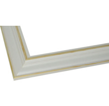 Eckansicht eines weißen Holzbilderrahmenprofils