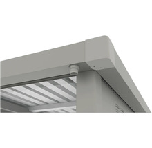 Vue détaillée d'un toit de terrasse avec écoulement d'eau