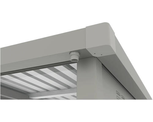 Vue détaillée d'un toit de terrasse avec écoulement d'eau