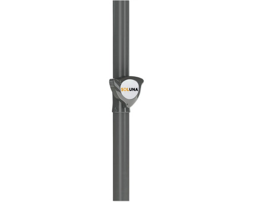 Logo Soluna sur un mât gris