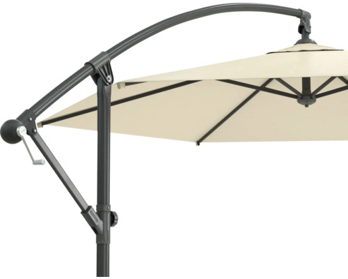 Detailansicht eines Sonnenschirms mit seitlichem Mast und Kurbelmechanismus