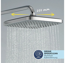 Pomme de douche carrée avec jet d'eau et logo Grohe SpeedClean pour un détartrage sans effort