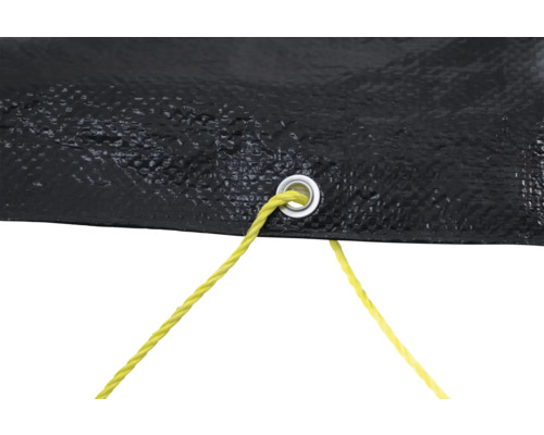 Vue détaillée d'une bâche avec oeillet et corde de fixation