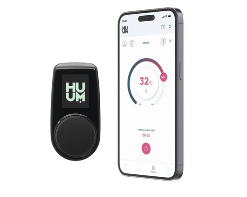Image d'un appareil HUUM à côté d'un smartphone affichant le contrôle de la température