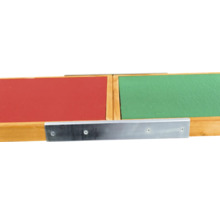 Set de boccia avec surfaces de jeu rouges et vertes