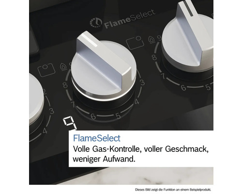 Nahaufnahme eines Kochfelds mit FlameSelect Funktion und Drehknöpfen zur Gasregelung.