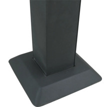 Vue détaillée d'un socle carré pour un poteau