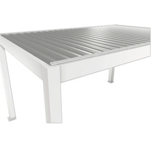 Vue détaillée d'un toit de terrasse blanc avec toit à lamelles