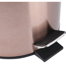 Vue détaillée d'une poubelle à pédale avec pédale