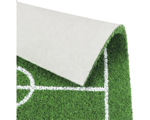 Kunstrasen mit Fussballfeldmarkierung