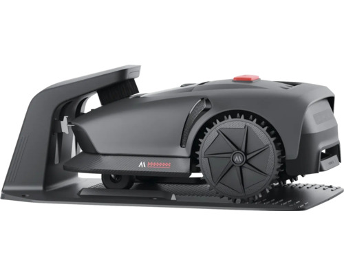 Mähroboter auf Ladestation