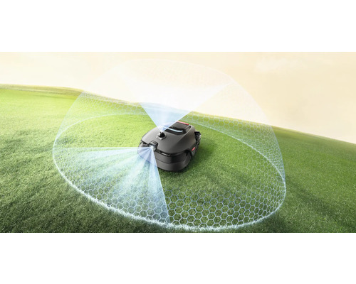 Rasenmähroboter mit Sensor auf Rasenfläche