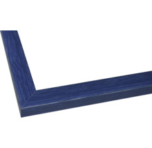 Detailansicht eines blauen Bilderrahmens