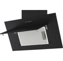 Hotte d'aspiration noire avec clapet ouvert et filtre métallique