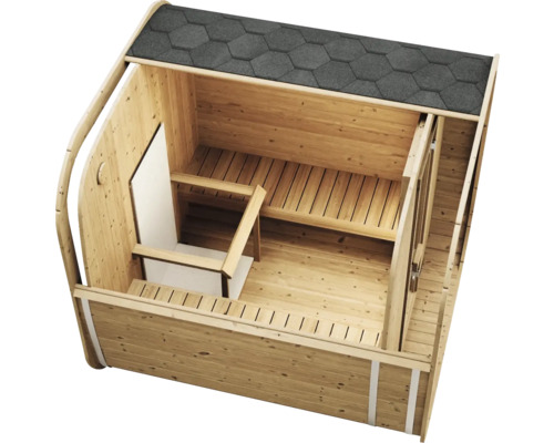 Vue ouverte d'un sauna tonneau en bois clair avec bancs en bois, plancher à lattes et toit avec bardeaux hexagonaux gris.