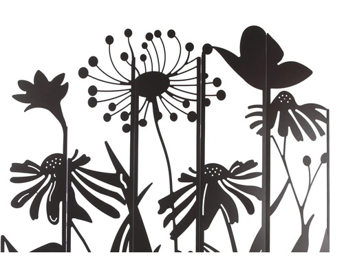 Clôture de jardin décorative en métal avec motif floral.