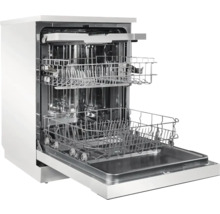 Lave-vaisselle ouvert avec plusieurs paniers de rangement