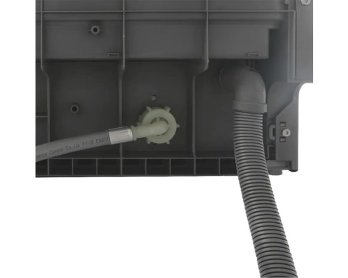 Detailansicht von Anschlüssen eines Geschirrspülers