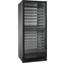 Cave à vin avec porte en verre et plusieurs étagères