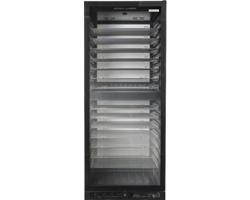 Vue intérieure d'un déshydrateur alimentaire avec plusieurs étagères